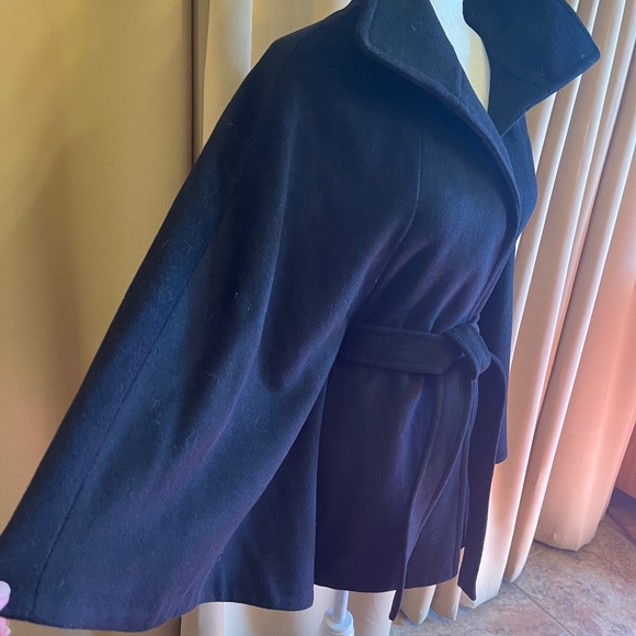 NEW! Ellen Tracy Black Belted Cape Coat Size Small - Picture 10 of 12